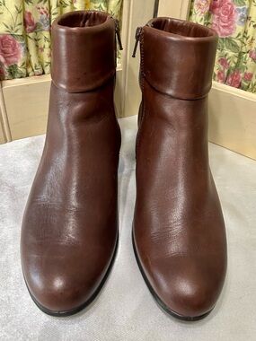Ecco Brown Leather Ankle Boots - Women size 38 or USA 7